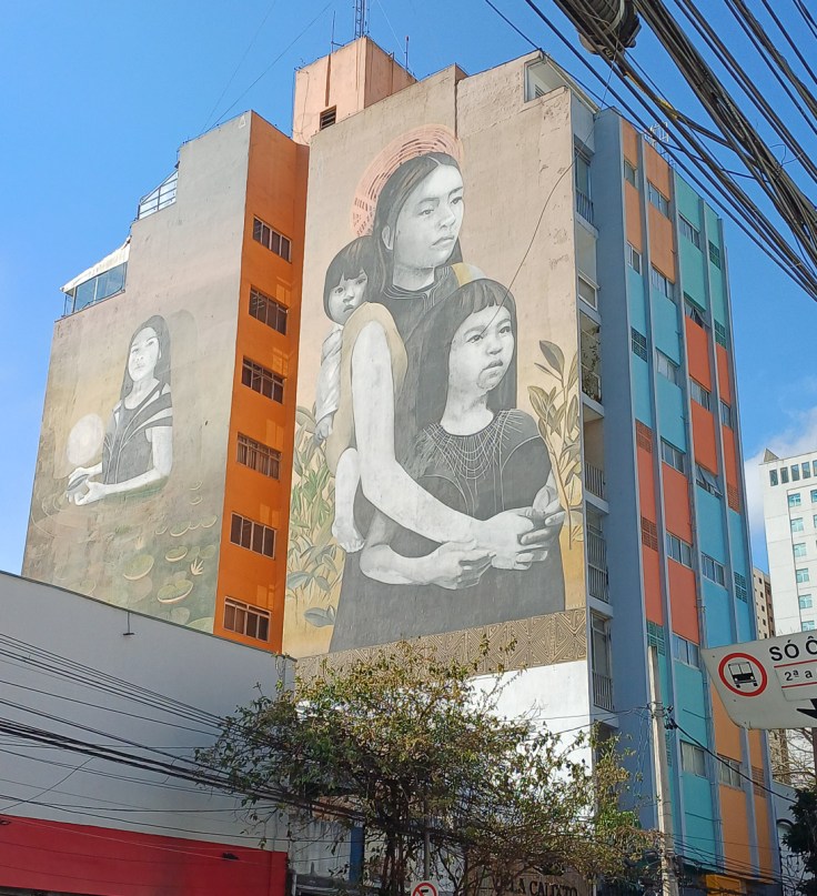 large mural of some girls in São Paulo